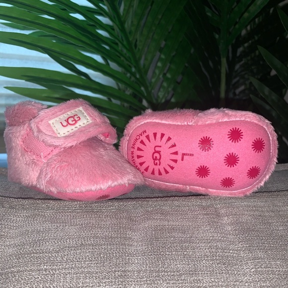 Pink infant UGGs size 1 lightly worn - Picture 2 of 5